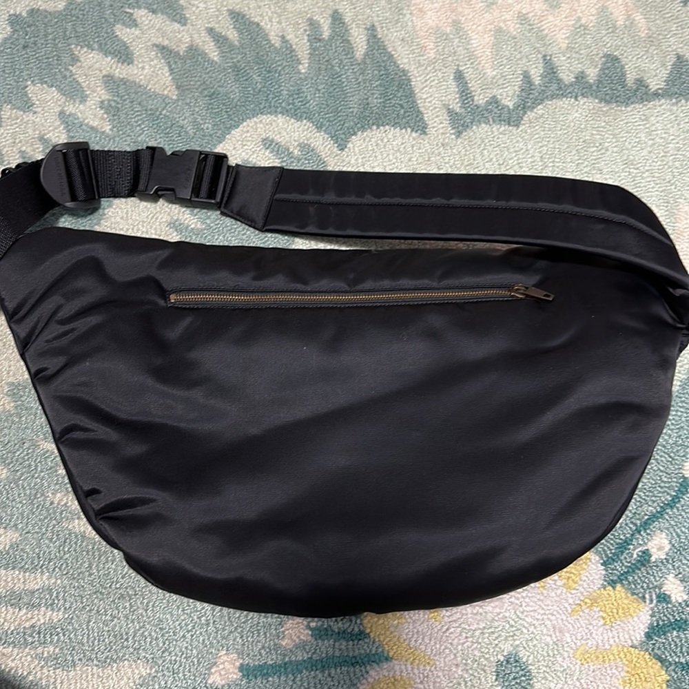 BALENCIAGA OVERSIZED NYLON BELT BAG - Picture 9 of 14